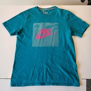 Vintage style, retro 80s colorway. Nike Regular Fi